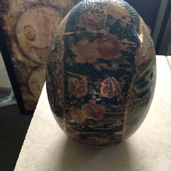 Porcelain Hand PaintedAsian Egg - Picture 4 of 8
